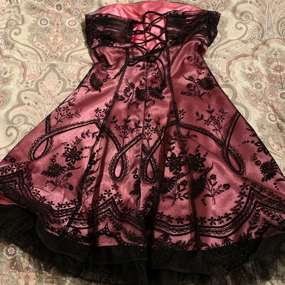 Date Night Dress - large discount with drink stain - Picture 2 of 12